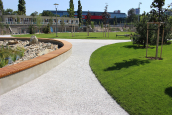 Cestička z drenážního betonu ZAPA DROP, městský park Jama v Bratislavě